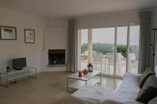 2 Bedroom Apartment In Aiguafreda, Begur. Sea Views, Terrace, Shared Pool (ref:h24)
