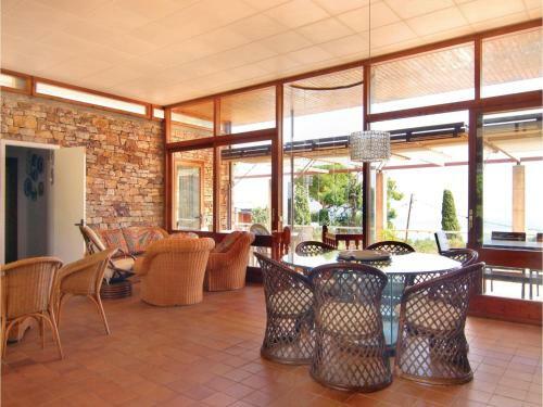Six-bedroom Holiday Home In Begur