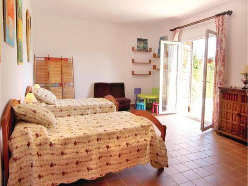 Six-bedroom Holiday Home In Begur