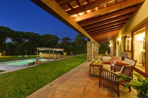 Begur Villa Sleeps 9 Pool Air Con Wifi