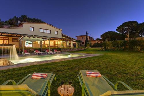 Begur Villa Sleeps 9 Pool Air Con Wifi