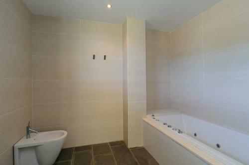 Begur Apartment Sleeps 6 Air Con