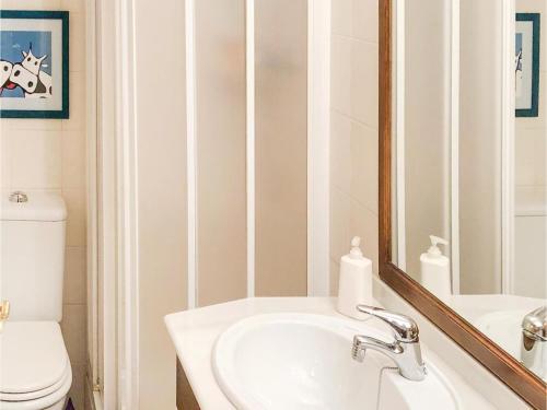 Three-bedroom Apartment In Bellver De Cerdanya