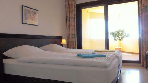 Apartment Mit Meerblick Im Golfclub Los Arqueros - [#111069]
