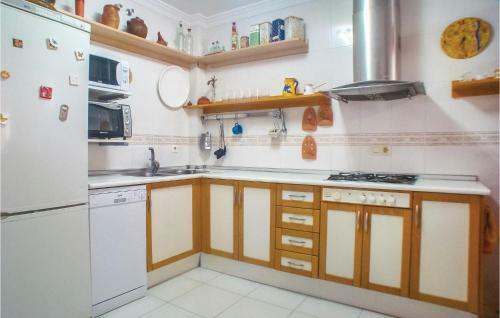 Three-bedroom Holiday Home In Benajarafe