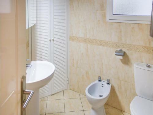 Seven-bedroom Holiday Home In Benalmadena