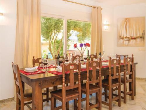 Seven-bedroom Holiday Home In Benalmadena