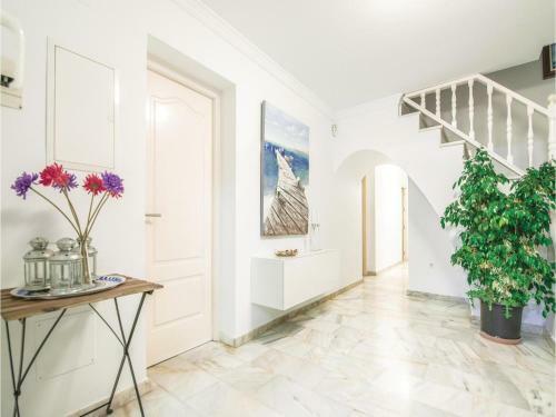 Seven-bedroom Holiday Home In Benalmadena