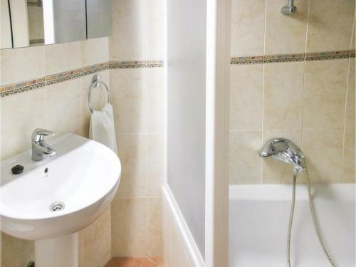 Seven-bedroom Holiday Home In Benalmadena