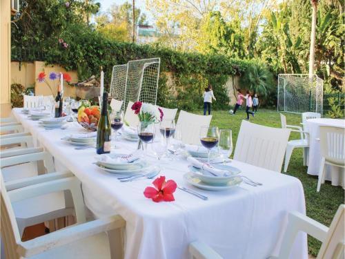 Seven-bedroom Holiday Home In Benalmadena