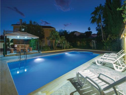 Seven-bedroom Holiday Home In Benalmadena