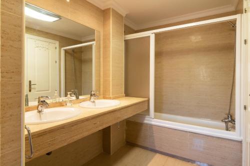 Villa Frente Al Mar En Benalm�dena