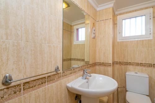 Villa Frente Al Mar En Benalm�dena