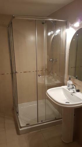 Amplio Apartamento De 2 Dormitorios Con Gran Terraza