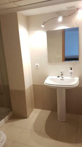 Amplio Apartamento De 2 Dormitorios Con Gran Terraza