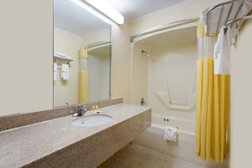 Hotel Days Inn By Wyndham Clinton
