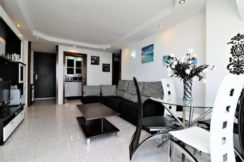 Apartamento Coblanca 8-72