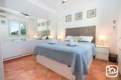 Abahana Villas Green Grass