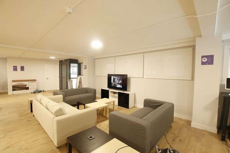Bilbao Metropolitan Hostel By Bossh Hotels