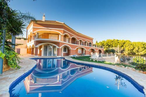 Stunning Luxury Villa