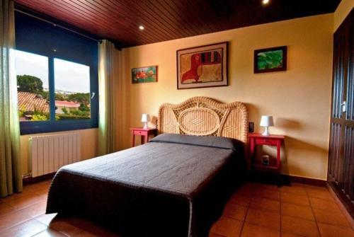 Cabrils Villa Sleeps 8 Pool Wifi