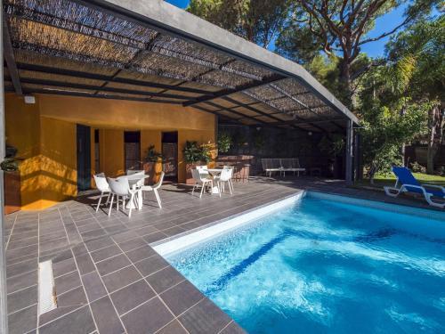 Villa Homeholidaysrentals Darien