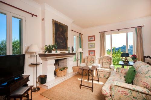 Villa Son Maguet For 12 Persons With Private Pool And Beautiful Views