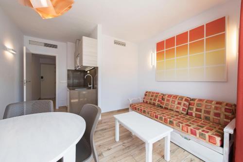Apartamentos Oasis Sa Tanca
