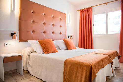 Apartamentos Oasis Sa Tanca