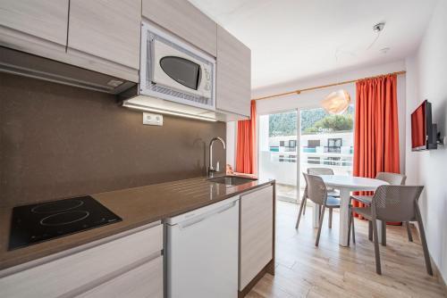 Apartamentos Oasis Sa Tanca