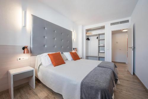 Apartamentos Oasis Sa Tanca