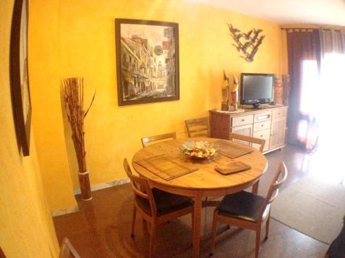 Apartment Carrer De Montserrat