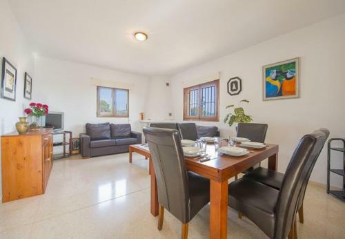 Calpe Villa Sleeps 8 Pool