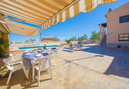 Calpe Villa Sleeps 8 Pool