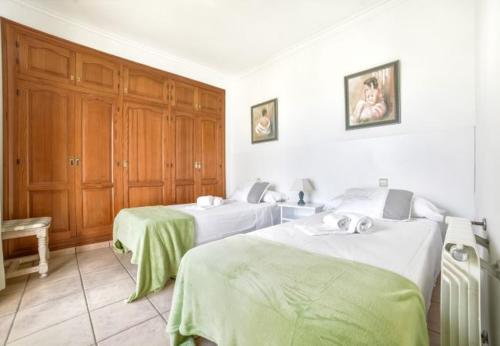Calpe Villa Sleeps 12 Pool