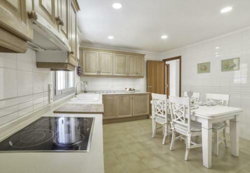 Calpe Apartment Sleeps 8