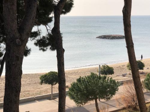 Shg Nudos Beach Cambrils