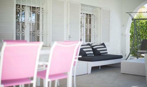 Splendid Villa Near The Beach