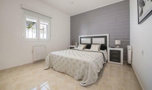 Splendid Villa Near The Beach
