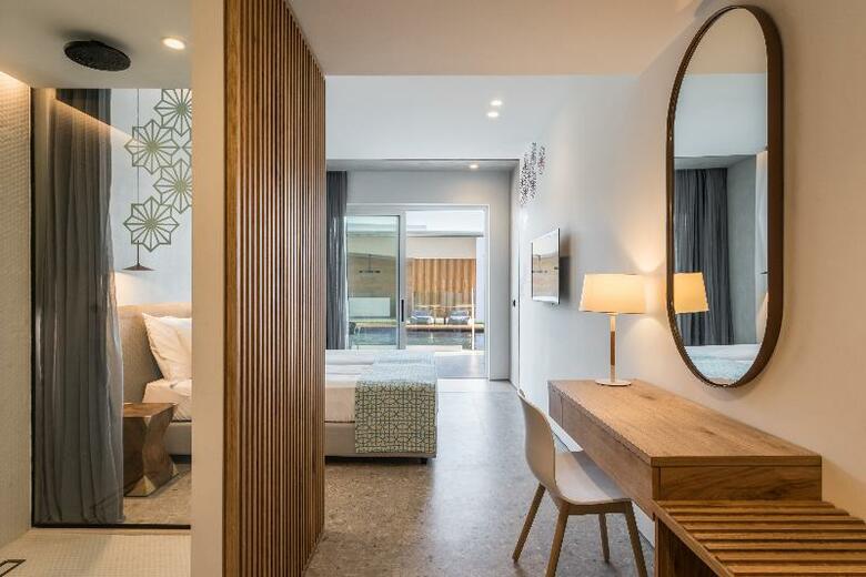 Lavris Hotels And Bungalows