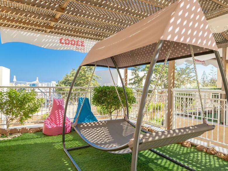 Lavris Hotels And Bungalows
