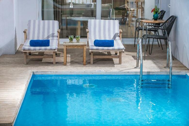 Lavris Hotels And Bungalows