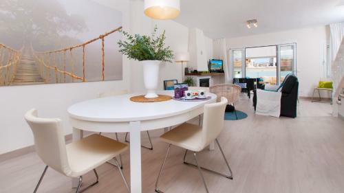 Laia House / Laia's House