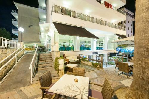 Hotel Yourhouse Africamar