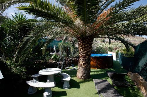 Candelaria's Mountain House (pool & Sea Views)