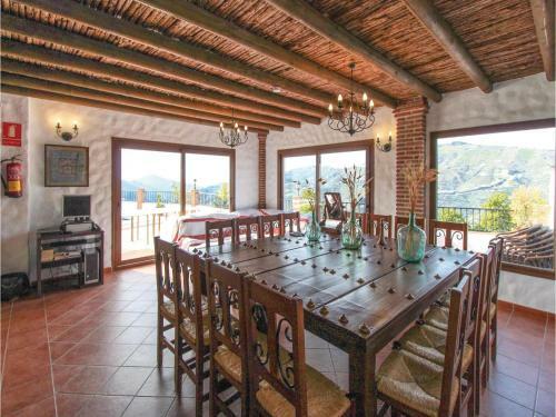 Four-bedroom Holiday Home In Canillas De Albaida