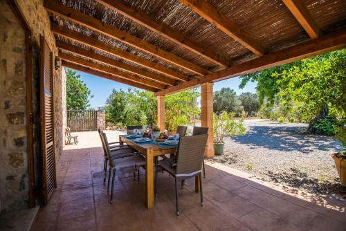 Capdepera Villa Sleeps 6 Pool Wifi