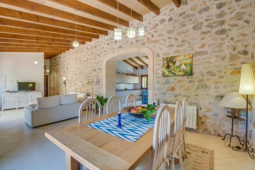 Capdepera Villa Sleeps 6 Pool Wifi