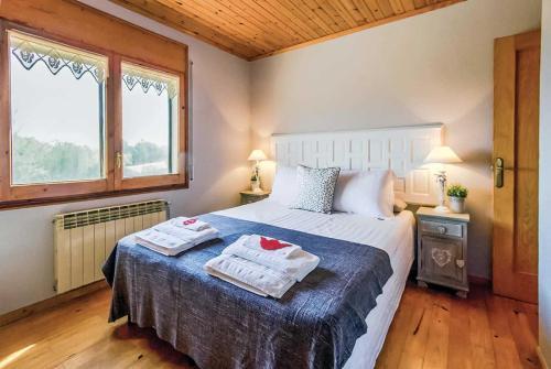 Capellades Villa Sleeps 8 Wifi