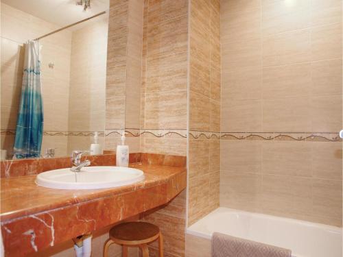 Three-bedroom Apartment In Castello D'empuries